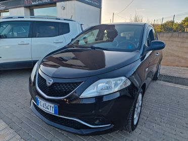 Lancia Ypsilon 1.2 69 CV 5 porte Platinum