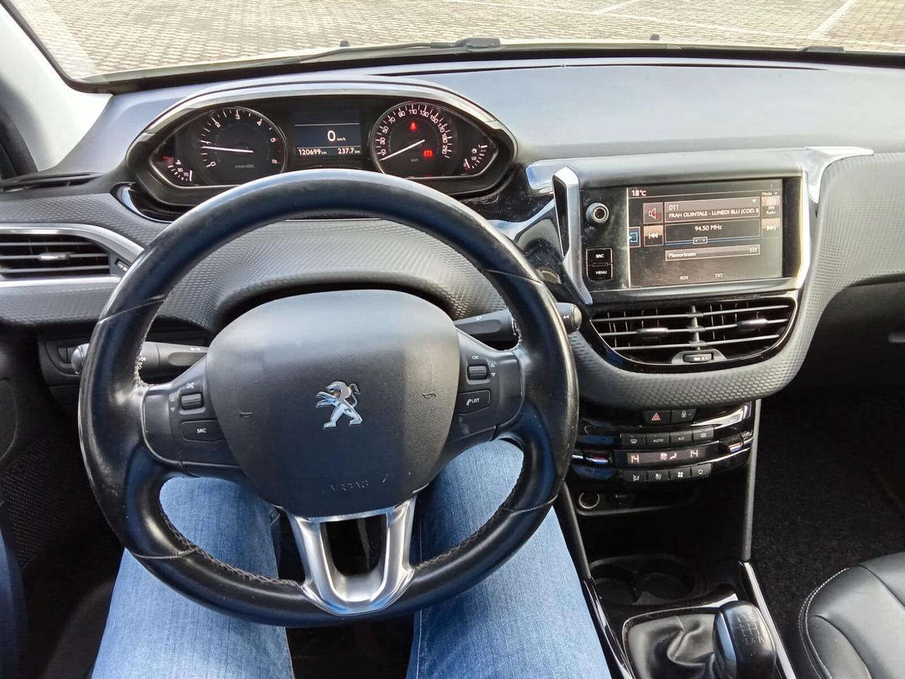 Peugeot 2008 BlueHDi 100 Allure