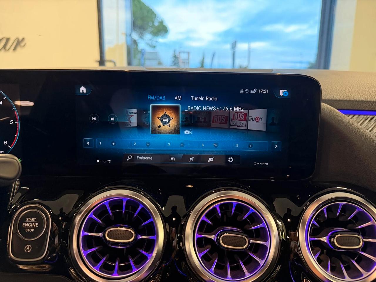 MERCEDES-BENZ GLA 200D PREMIUM 2.0 150CV PELLE NAVI CAM ANNO 2023