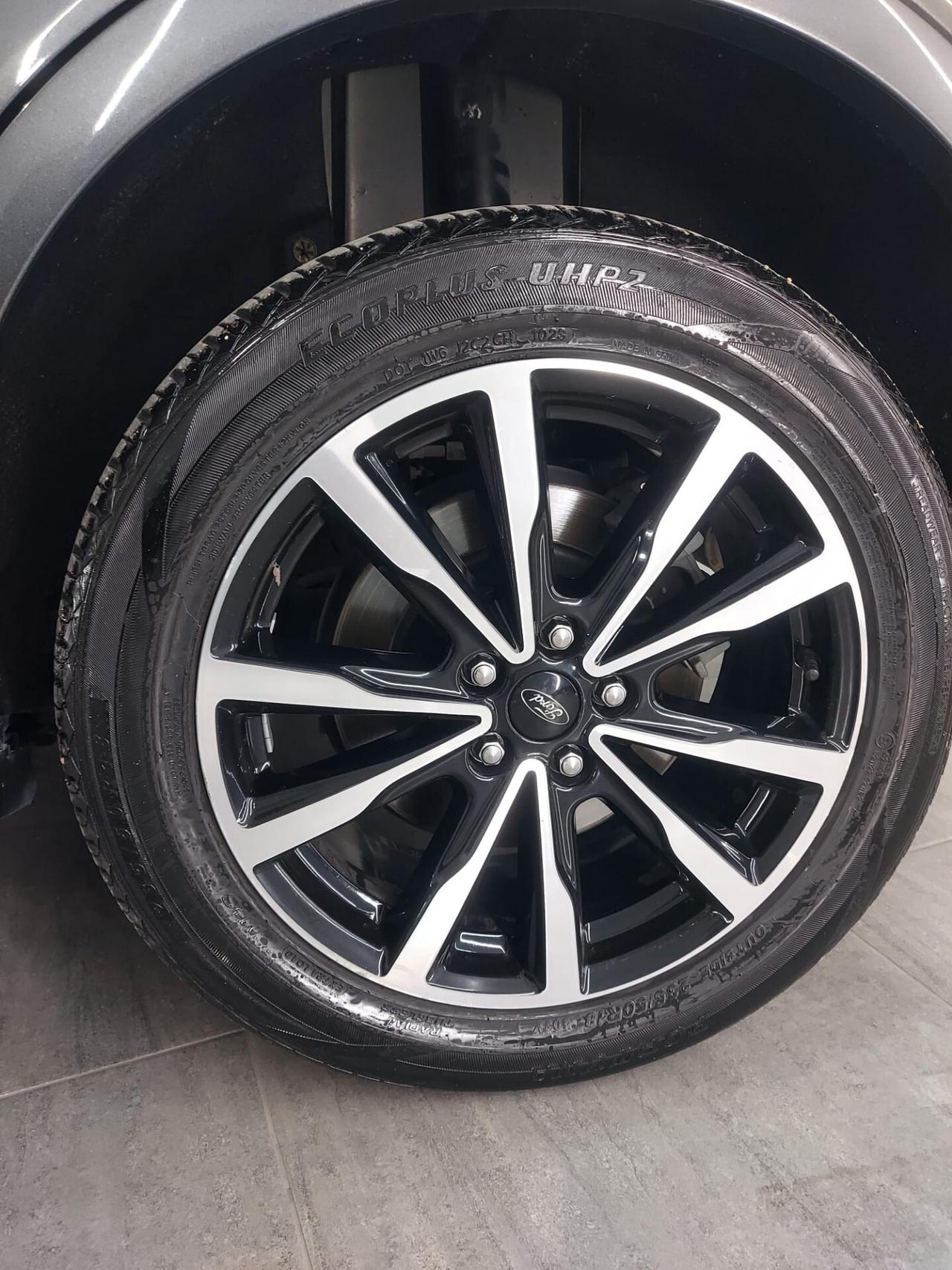 Ford Kuga 1.5 TDCI 120 CV S&S 2WD ST-LINE