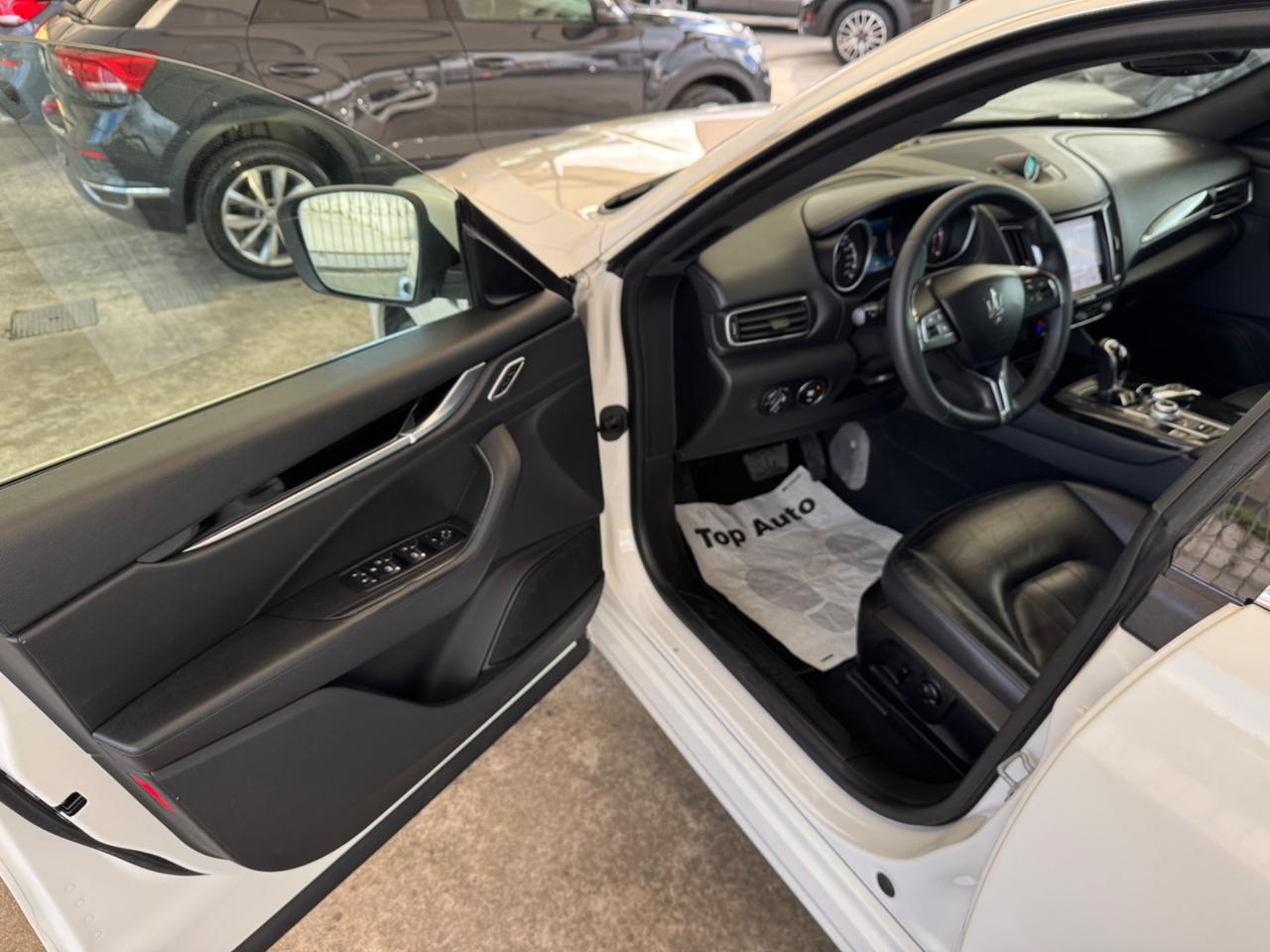 MASERATI LEVANTE V6 275 CV AWD GRANLUSSO / TETTO