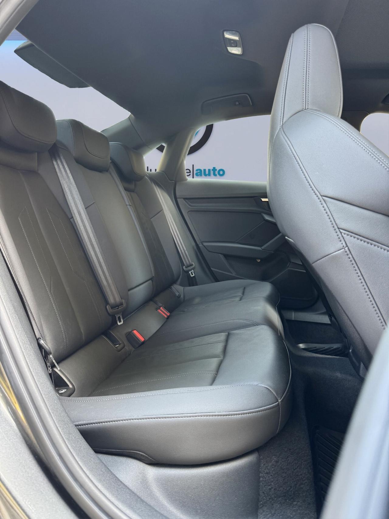 Audi A3 Sedan 35 TDI S tronic line edition