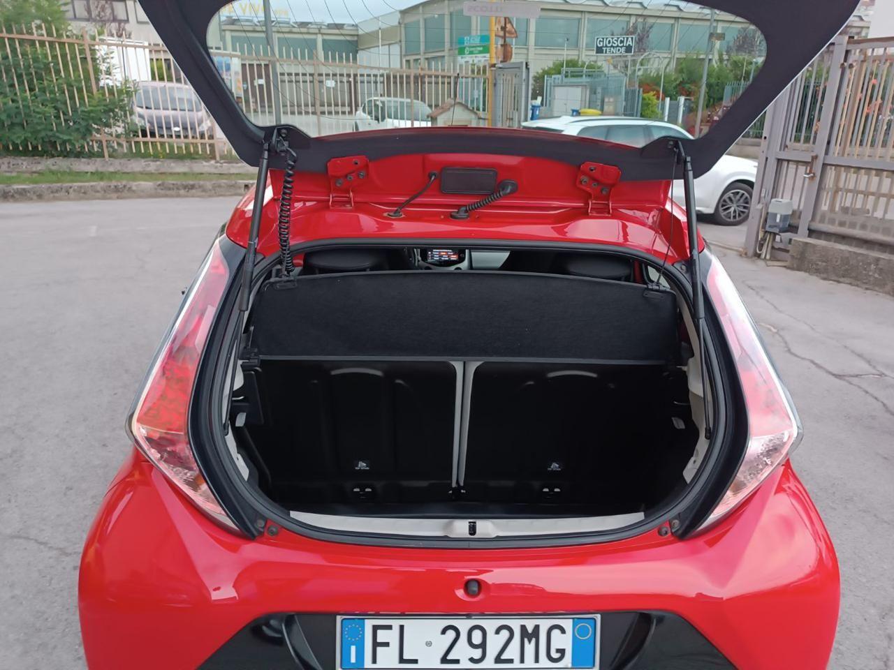 TOYOTA Aygo 1.0 VVT-i 69 CV 5 porte x-play