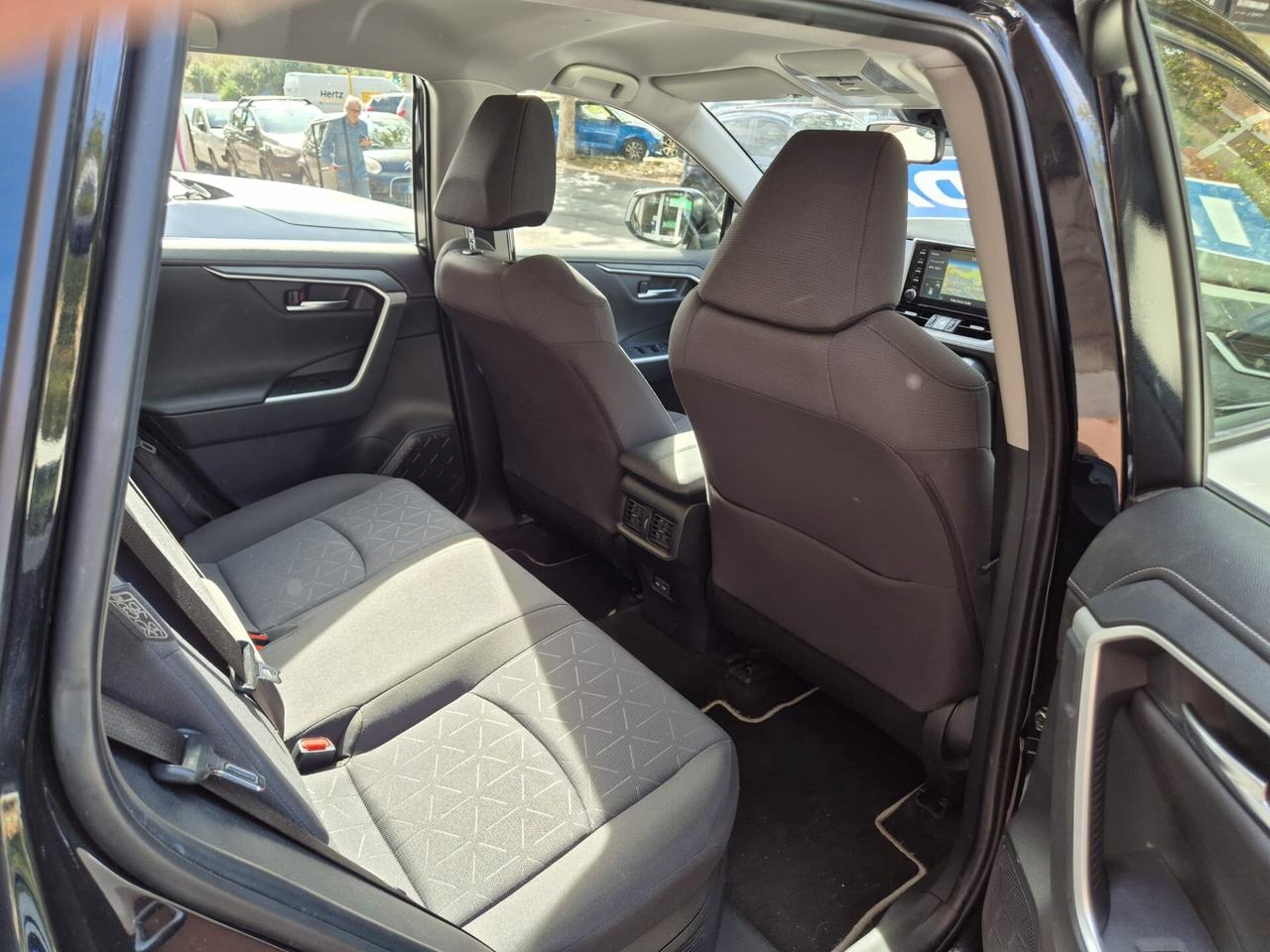 Toyota RAV4 2.5 HV E-CVT 2WD Business