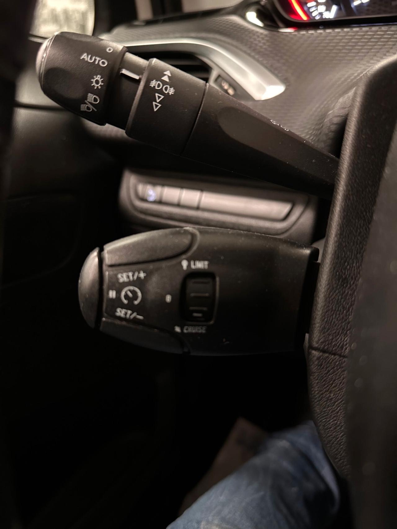 PEUGEOT 2008 1.6 HDI GT LINE