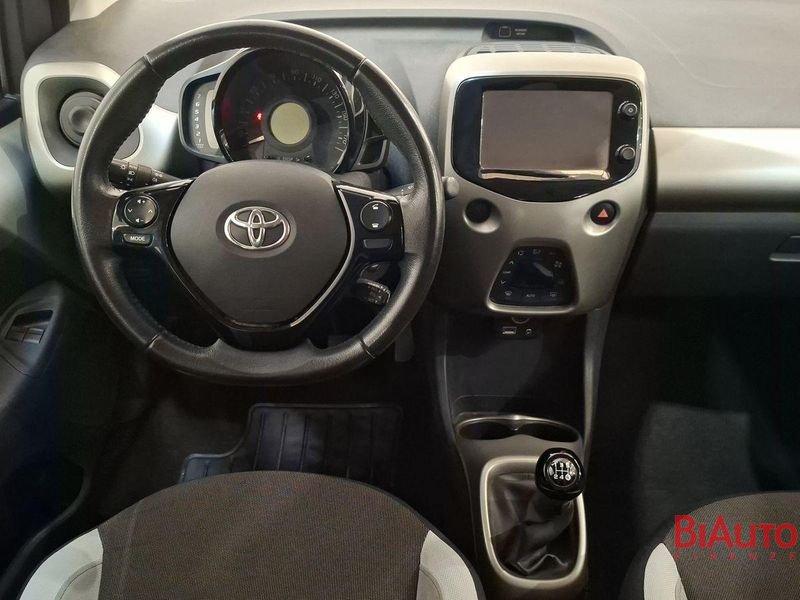 Toyota Aygo Aygo 5p 1.0 x-play my15