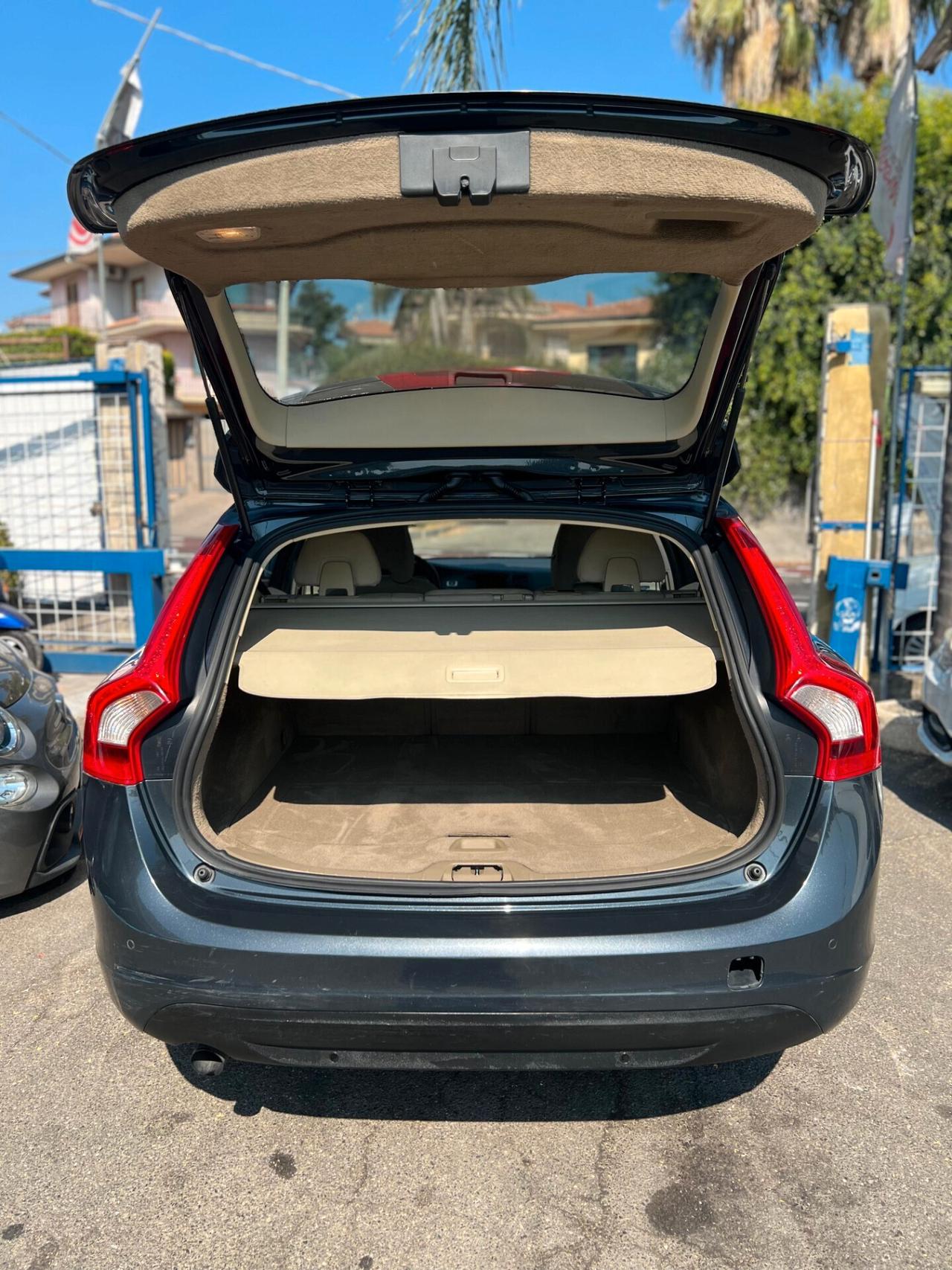 Volvo V60 D3 Geartronic Summum