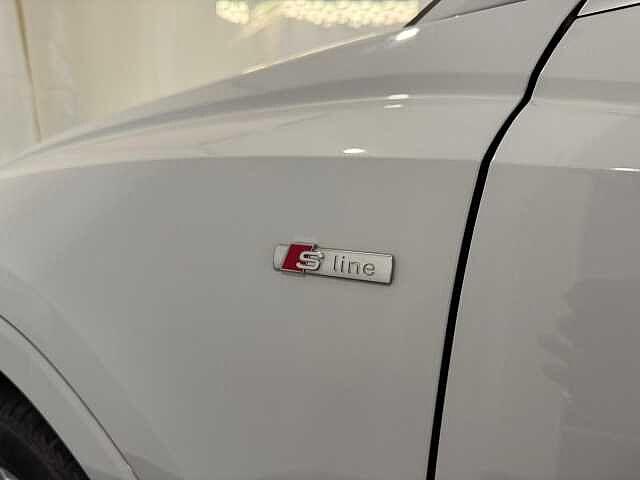 Audi Q3 35 TDI S line edition