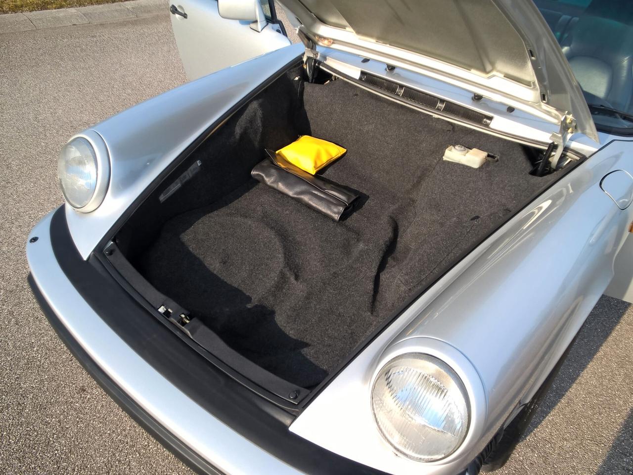 Porsche 911 Carrera 3.2 Coupé G50