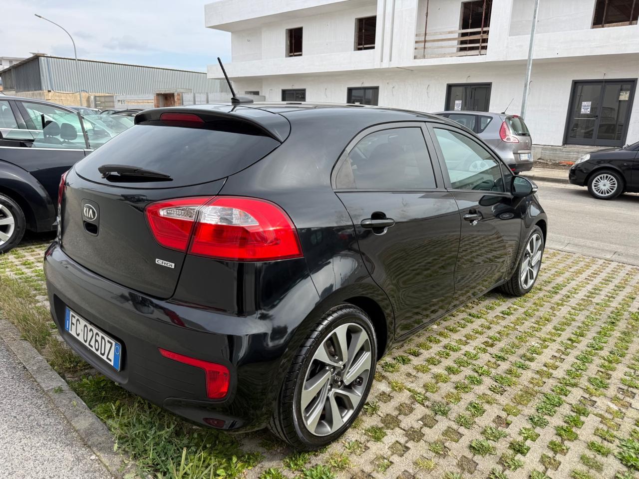Kia Rio 1.1 CRDi 5p. FULL Optional