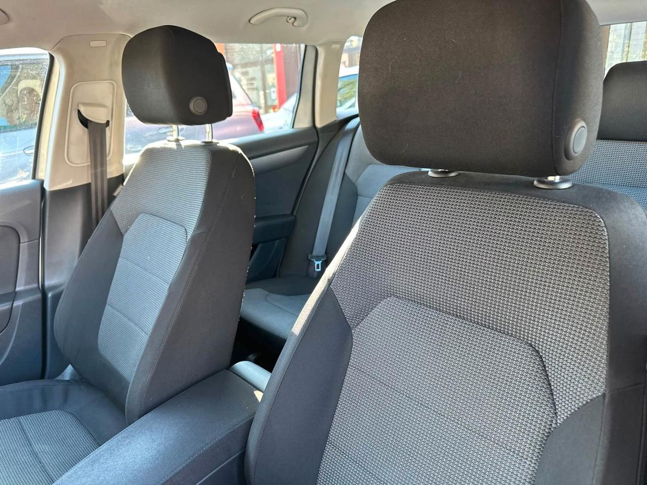Volkswagen Passat 1.6 TDI Comfortline BlueM. Tech.