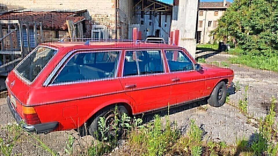 Mercedes-benz 240 TD 5 marce e clima da lieve restauro