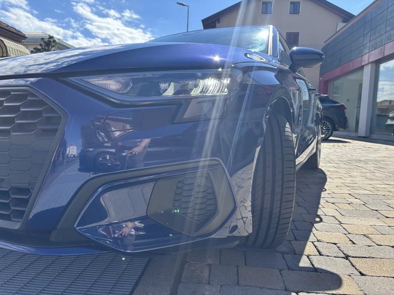 Audi A3 Sportback 30 2.0 tdi Business LED-NAVI-18"