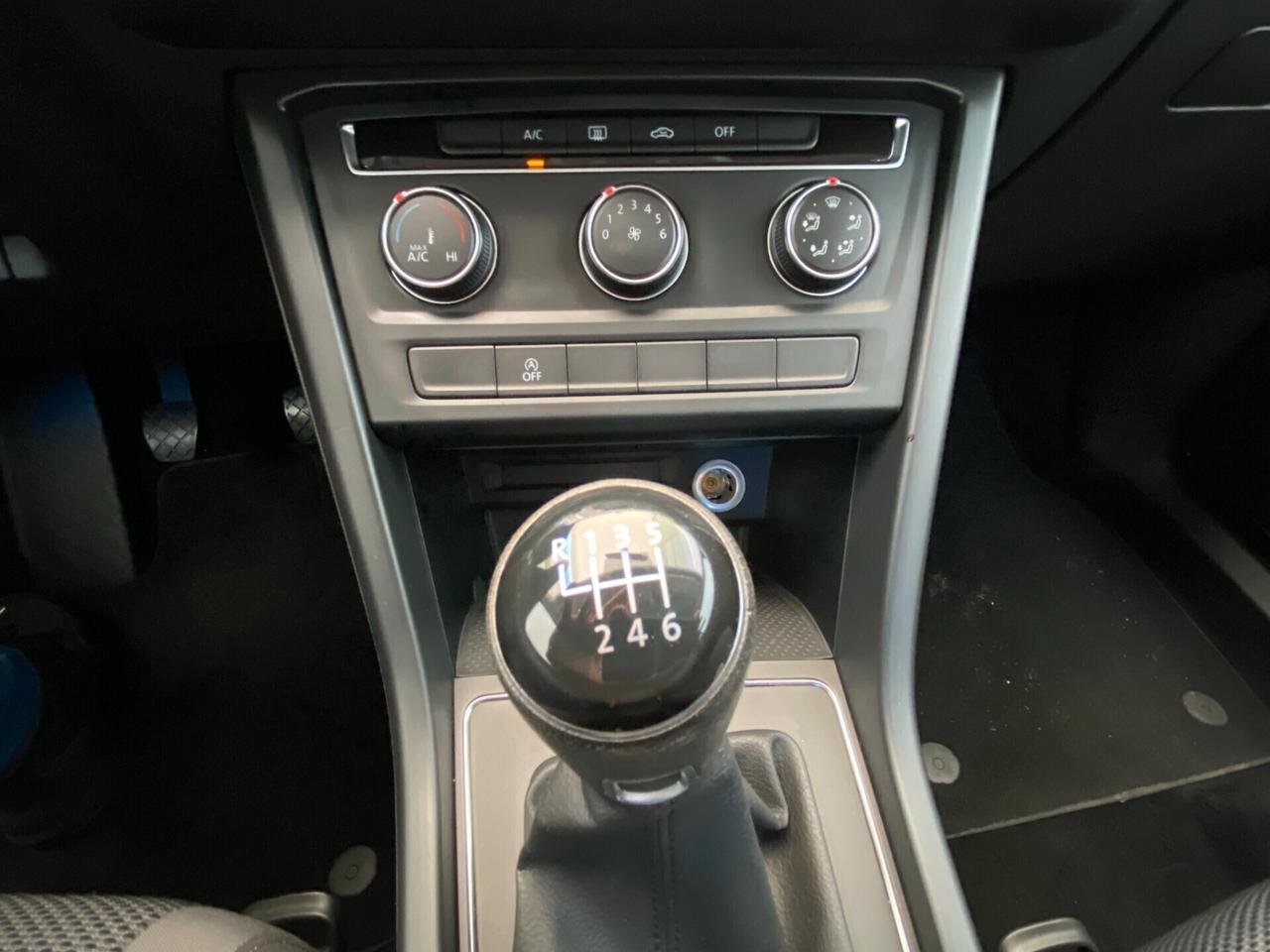 VOLKSWAGEN TOURAN 1.6 TDI COMFORTLINE 7 POSTI