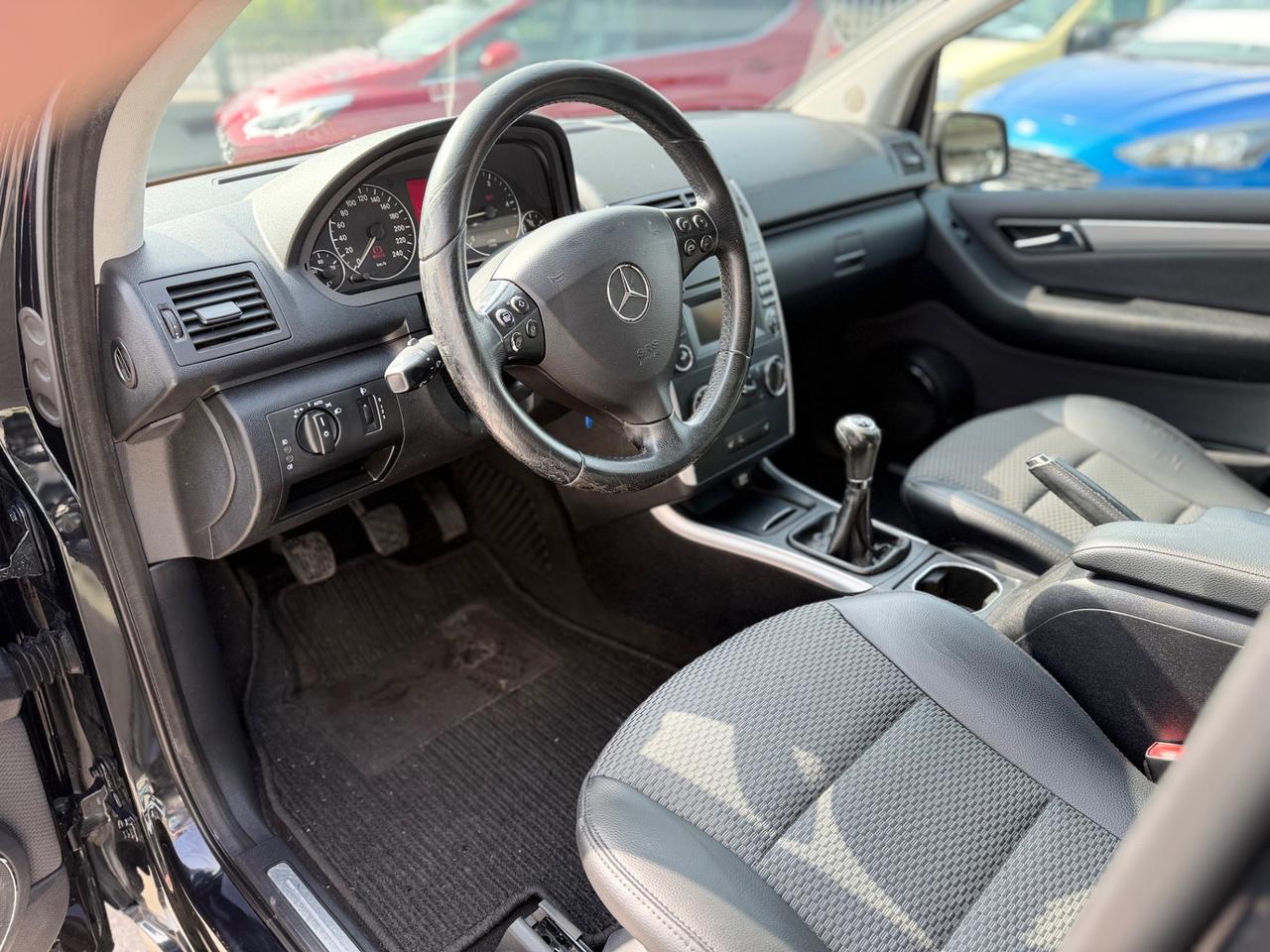 Mercedes-benz A 160 CDI BlueEFFICIENCY Avantgarde