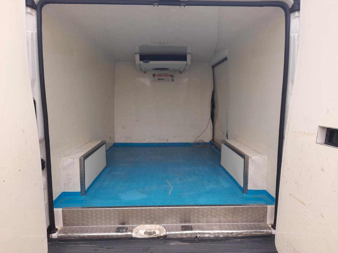 PEUGEOT BOXER 2.0 GASOLIO 130 CV CON FRIGO E ATP ANNO 2017