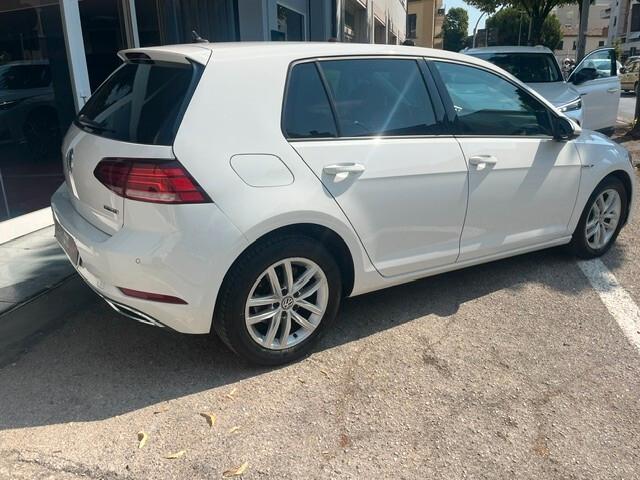 VOLKSWAGEN GOLF VII TGI METANO 130CV EXECUTIVE DSG NAVI ALCANTARA SENSORI DI PARCHEGGIO ANTERIORI POSTERIORI CERCHI IN LEGA OK NEOPATENTATI - CON € 25 percorrenza KM 460 - GARANZIA 12 MESI -