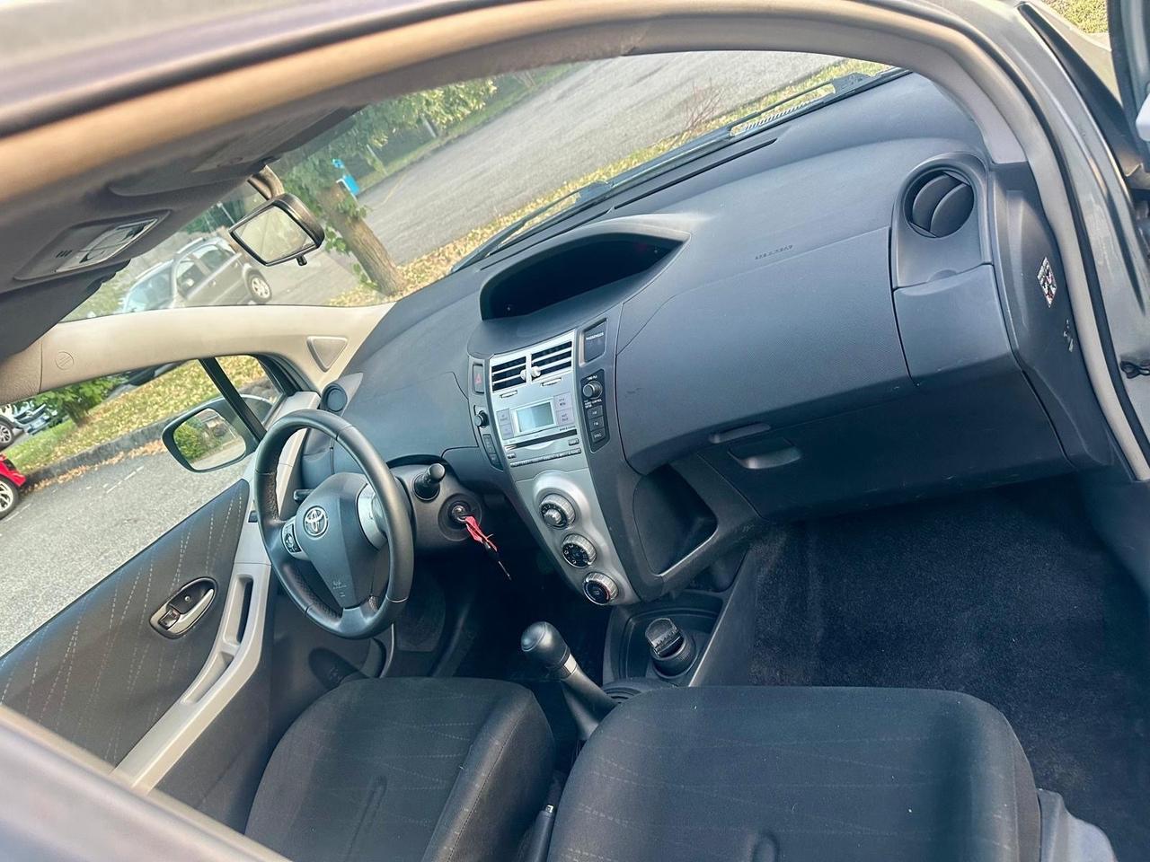 Toyota Yaris 1.3 5 porte Sol