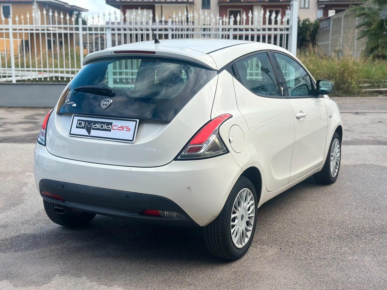 Lancia Ypsilon 1.3 MJT 16V 95 CV 5 porte