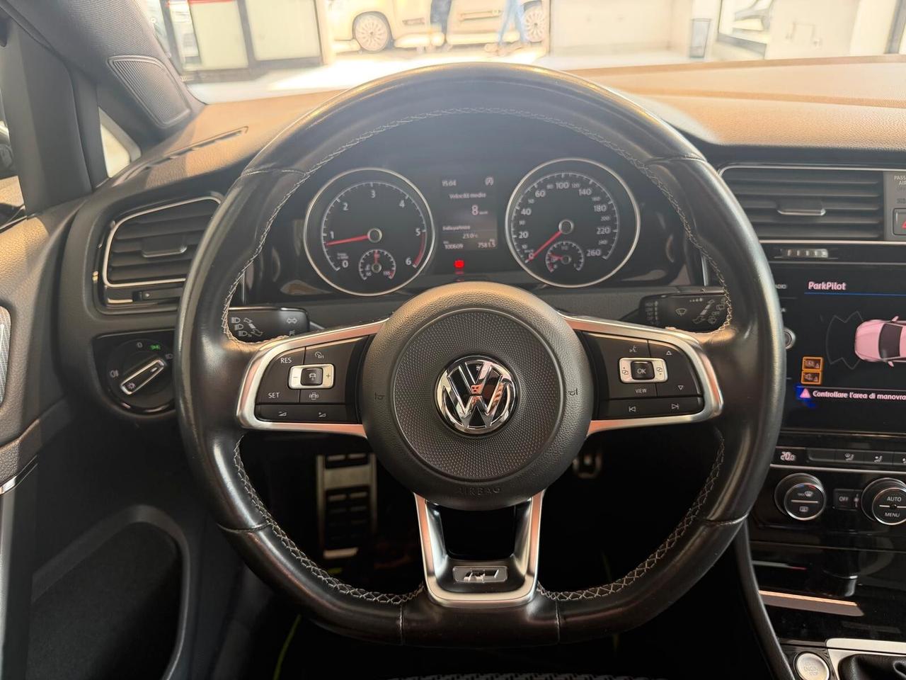 Volkswagen Golf 1.6 TDI R-LINE FULL OPTIONAL