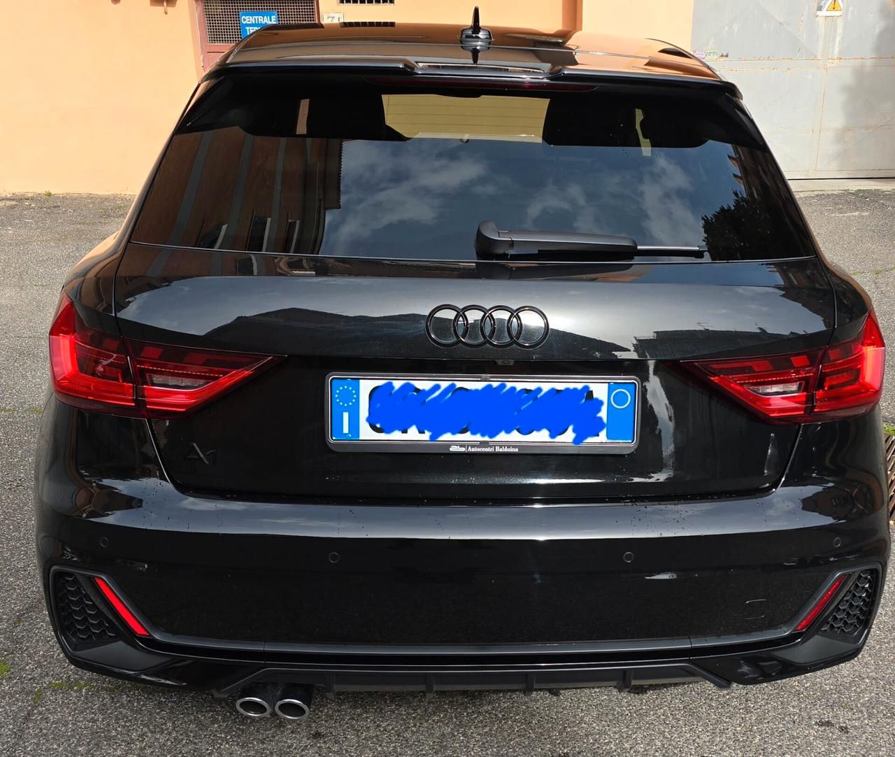 Audi A1 SPB 35 TFSI S tronic Identity Black