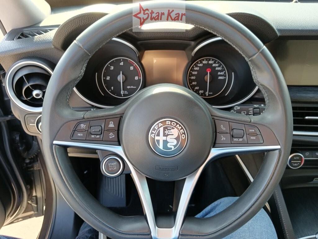 Alfa Romeo Stelvio 2.2 Turbodiesel 160 CV AT8 RWD
