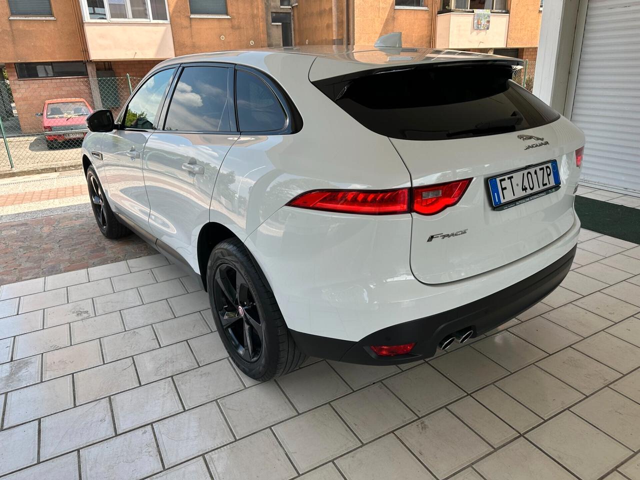 Jaguar F-Pace 2.0 D 180 CV AWD aut. Prestige