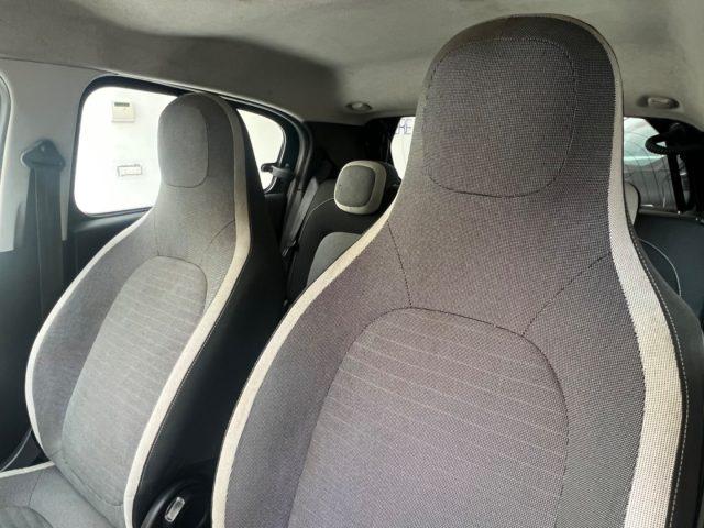 RENAULT Twingo SCe Zen tua da gpl ?99,00 mensili