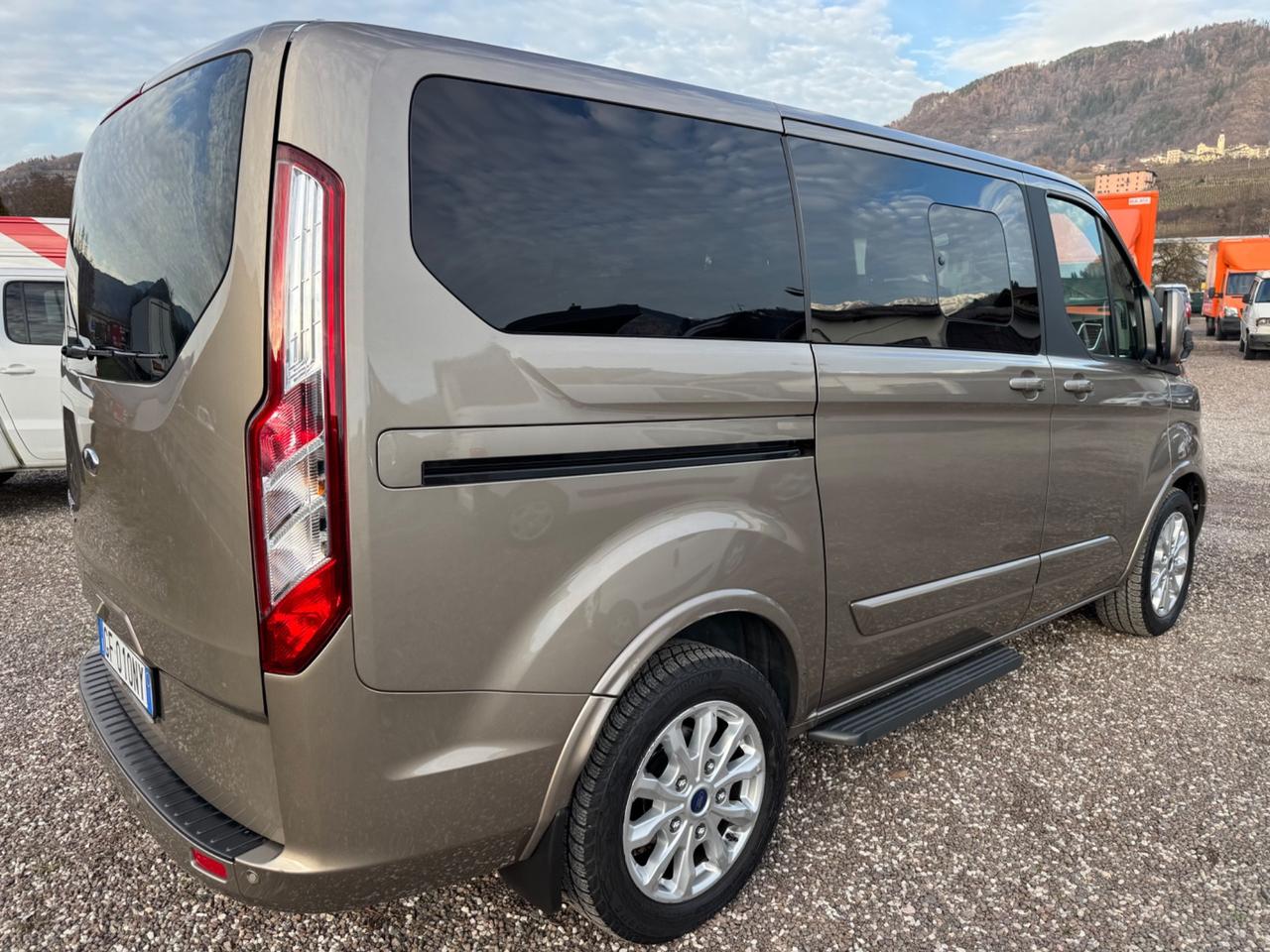 Ford Transit Custom 340 2.0 TDCi 185 aut. PL-TA Nugget