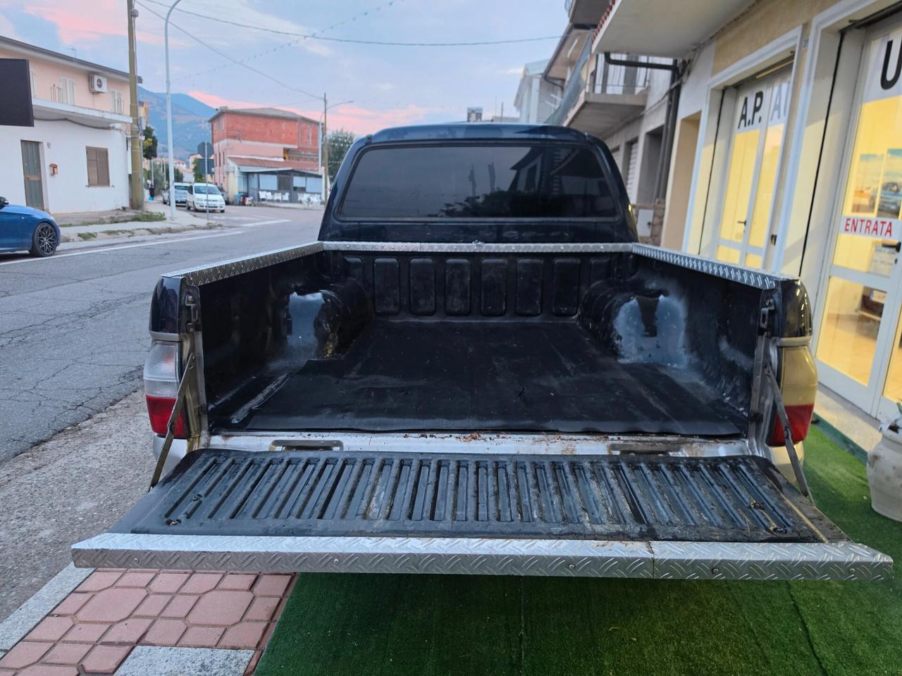 Mitsubishi L200 2.5 TD cat 4WD Double Cab Invite