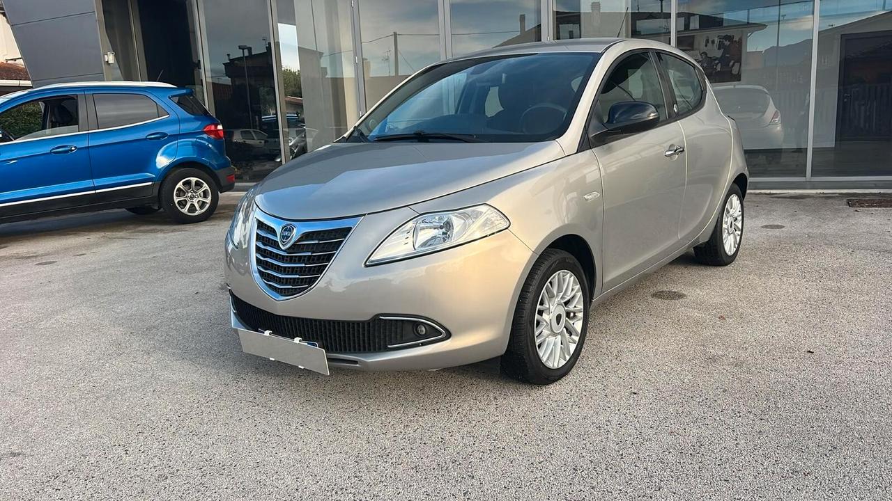 Lancia Ypsilon 1.2 69 CV 5 porte GPL Ecochic Silver NEOPATENTATI
