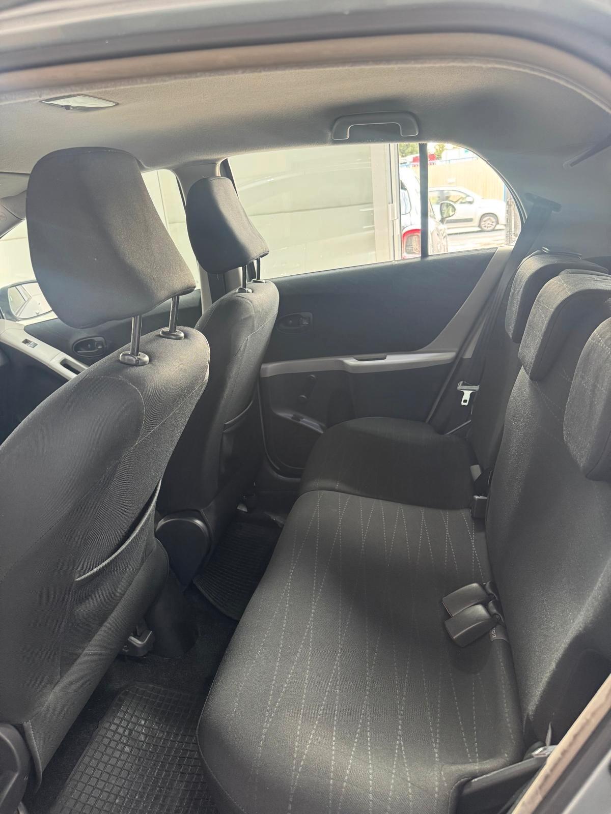 Toyota Yaris 1.0 5 porte