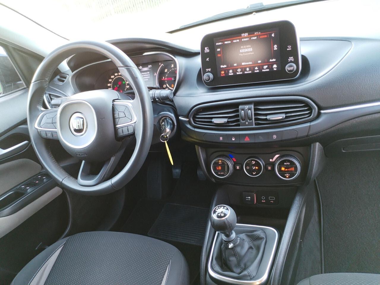 Fiat Tipo 1.6 Mjt LOUNGE GANCIO TRAINO