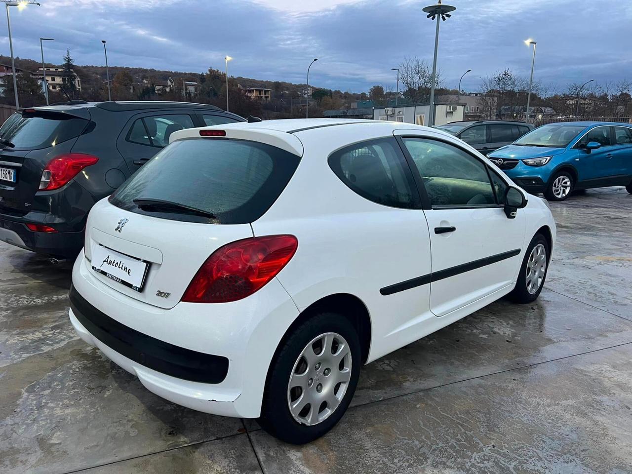 Peugeot 207 1.4 HDi 70CV 3p. -VAN-
