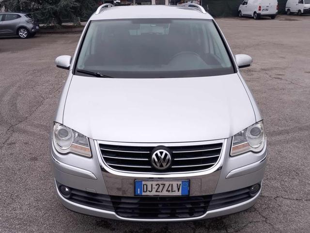 VOLKSWAGEN Touran 2.0 TDI DPF DSG Highline senza lavoro da fare