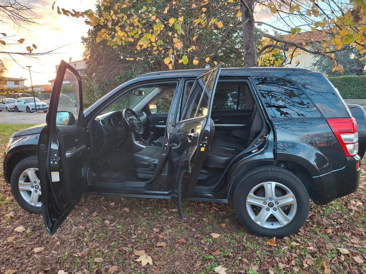 Suzuki Grand Vitara 1.9 DDiS-PELLE-TETTO-RADICA-