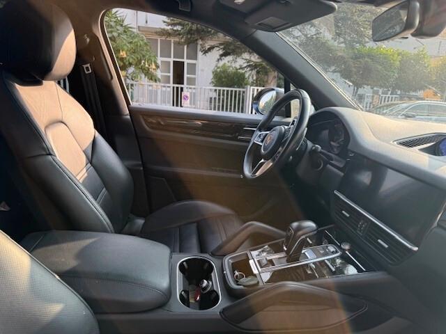 Porsche Cayenne 3.0 V6 E-Hybrid