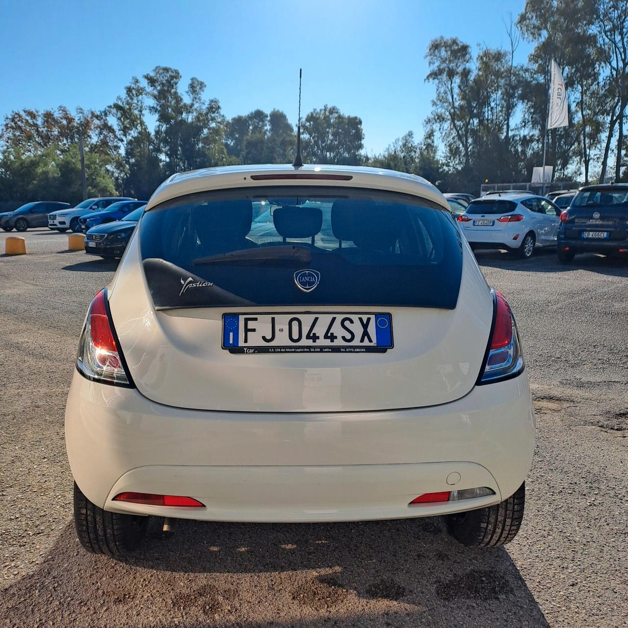 Lancia Ypsilon 1.2 Ecochic 69 Cv Silver