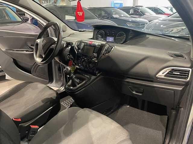 Lancia Ypsilon 1.2 69 CV 5 porte Gold