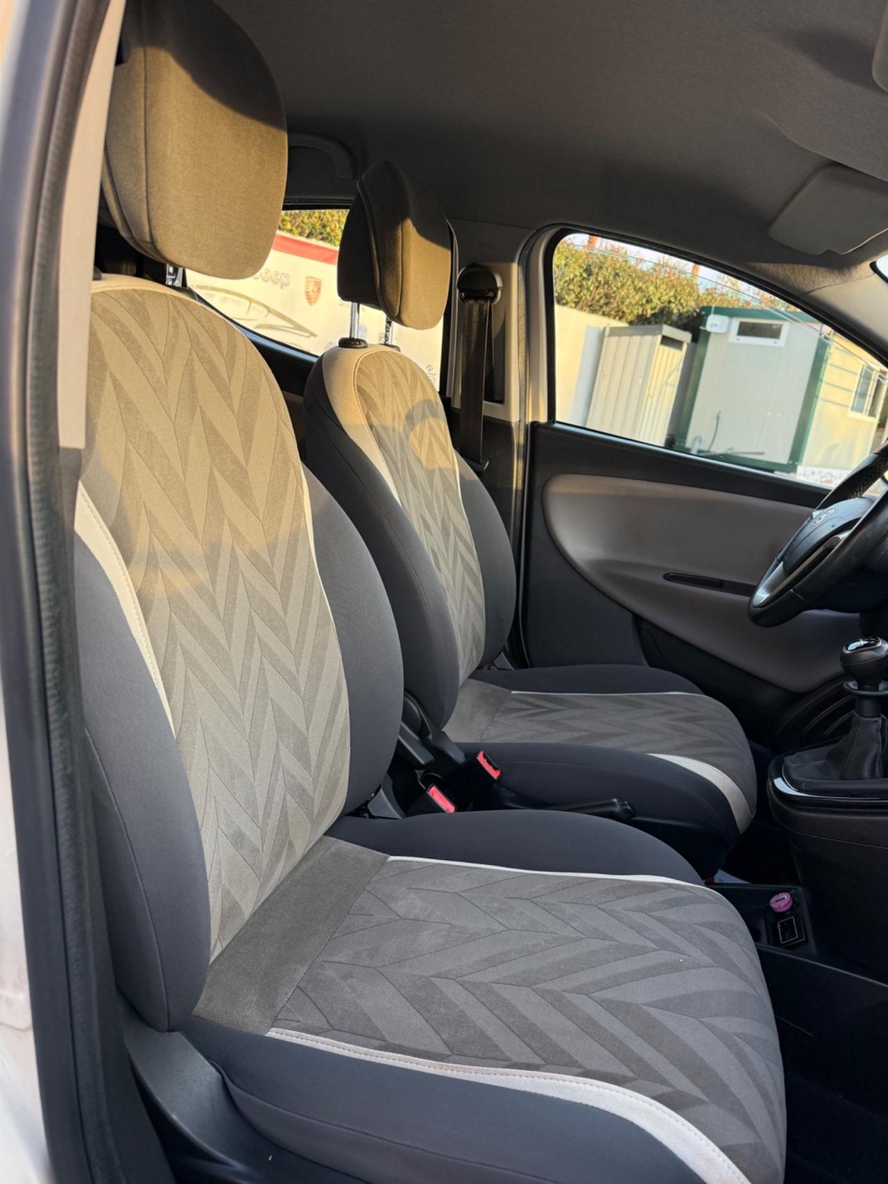 Lancia Ypsilon 1.2 69 CV 5 porte GPL Ecochic Gold