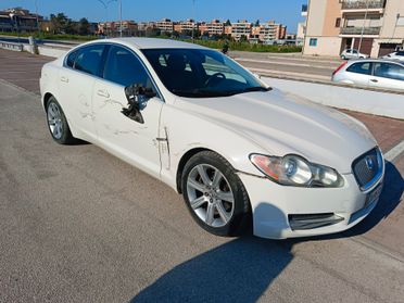 Jaguar XF 2.7D V6 Premium Luxury