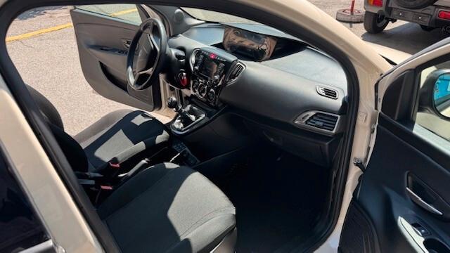 Lancia Ypsilon 1.2 69 CV 5 porte Gold