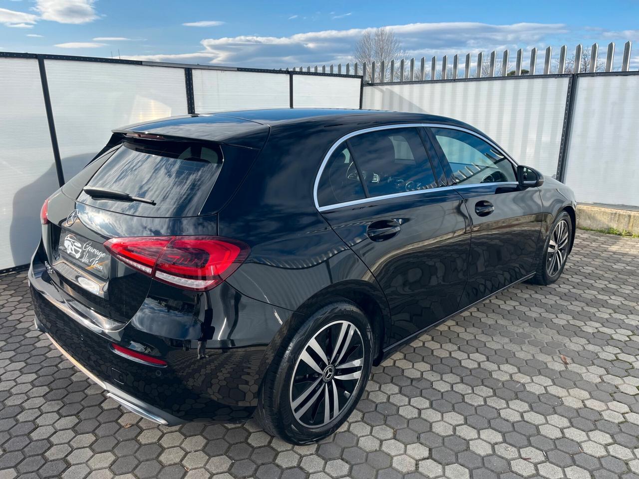 Mercedes A 180d 2.0cc 116cv Auto Sport *LUCI AMBIENT*