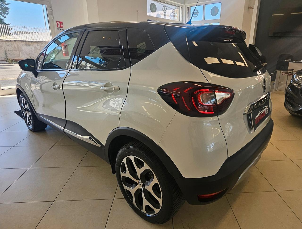 Renault Captur dCi 8V 90 CV EDC Initiale Paris CAMBIO AUTOMATICO