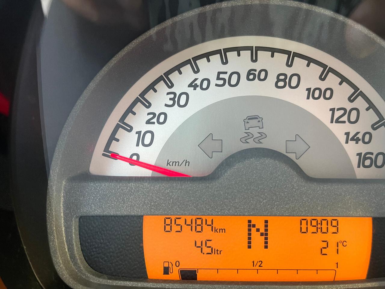 SMART FORTWO 1000 - 52 kW MHD COUPE' PURE - BENZINA - KM 85.484 - ANCHE PER NEOPATENTATI - PREZZO NON VINCOLATO A FINANZIAMENTO