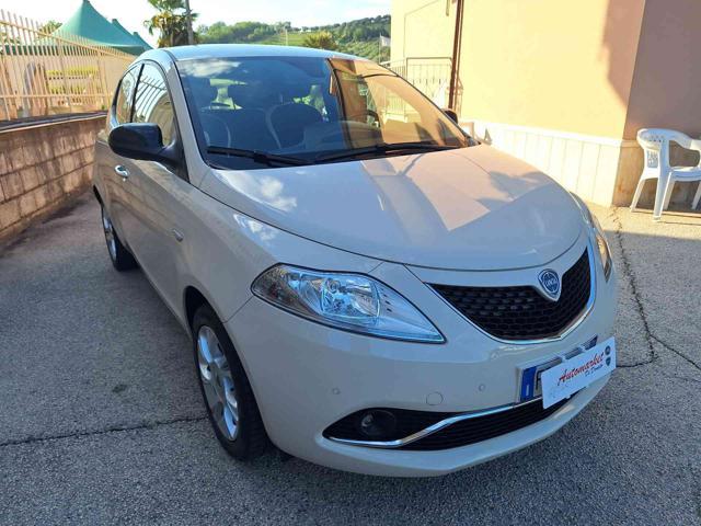 LANCIA Ypsilon 1.2 69 CV 5 porte GPL Ecochic Gold