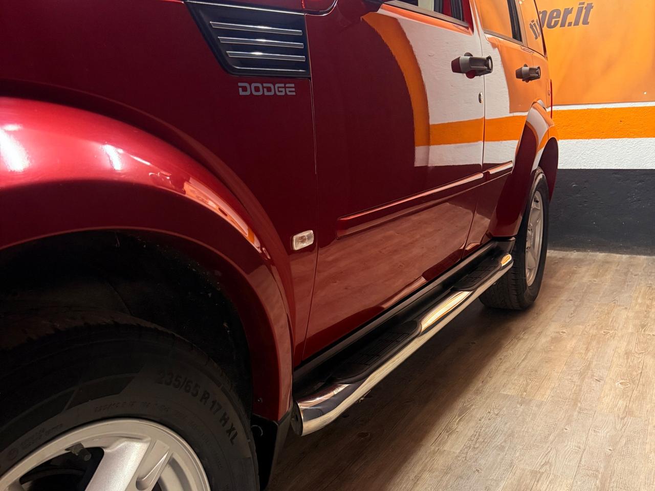 STRAORDINARIO DODGE NITRO 4×4 CON CAMBIO MANUALE