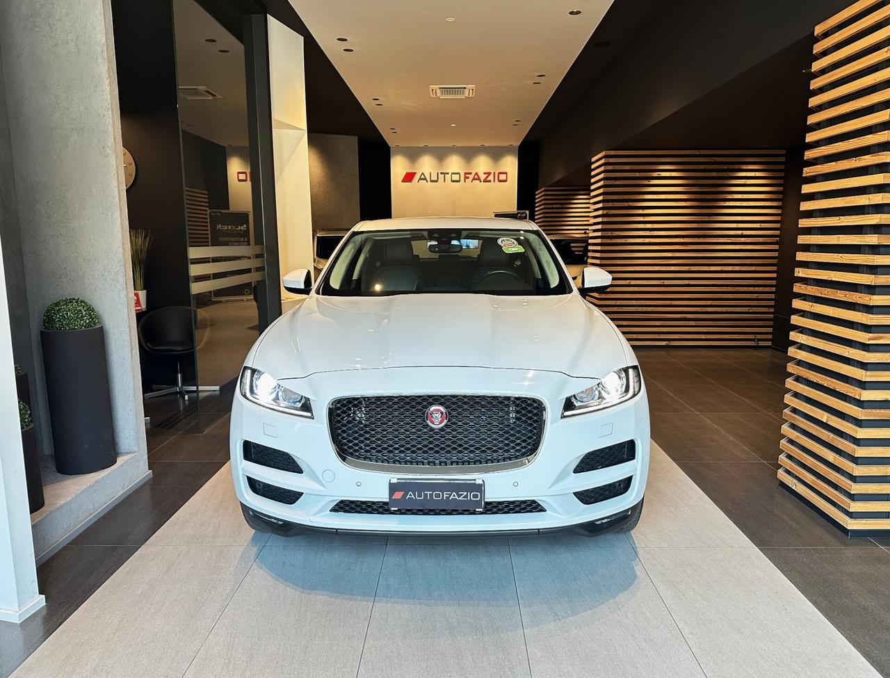 Jaguar F-Pace 2.0 D 180 CV AWD aut. Prestige