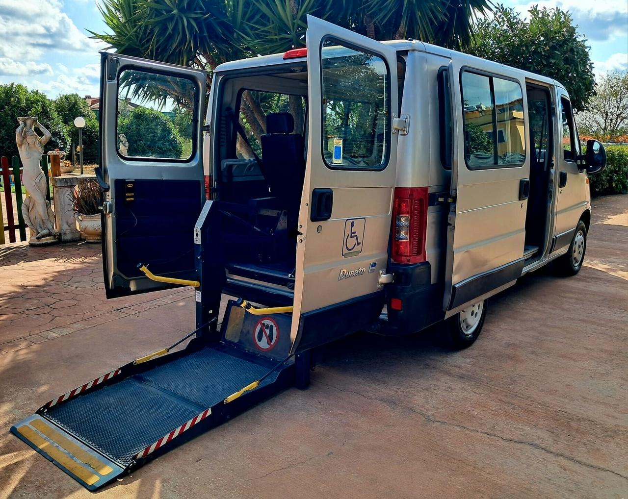 Fiat Ducato 7 posti TRASPORTO DISABILI 2 CARROZZINE PEDANA ELETTROIDRAULICA