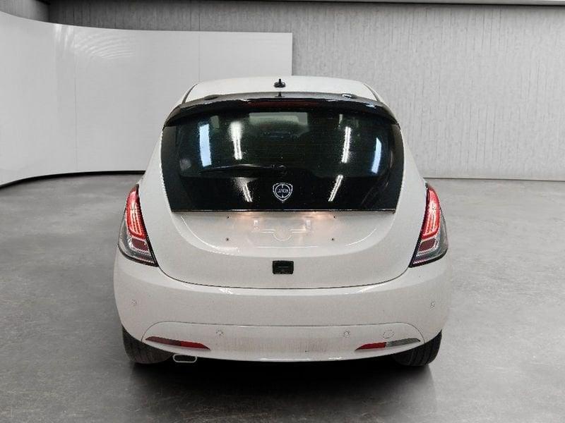 Lancia Ypsilon 1.0 firefly hybrid Platino s&s 70cv